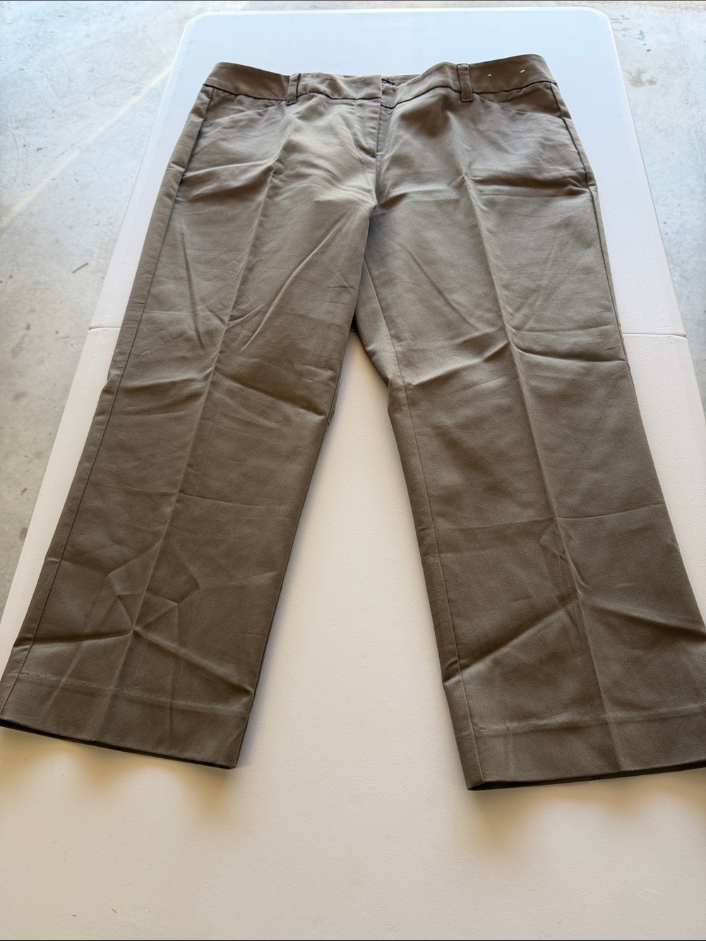 Woman’s New York & Company Dark  Khaki Cropped pants, Size 12 NWT